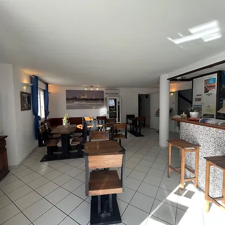 Hôtel Les Arcades-2