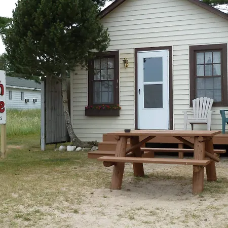 Beach House Lakeside Cottages-3