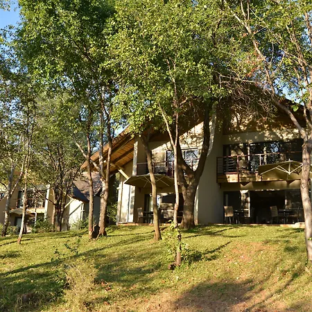 Victoria Falls Safari Suites-3