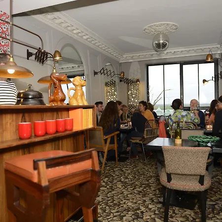 Hotel Les Pilotes-3