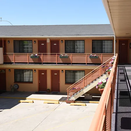 Esquire Inn-3