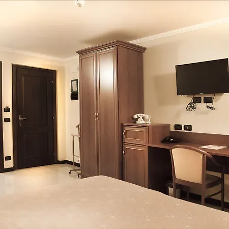 Actor Hotel-2