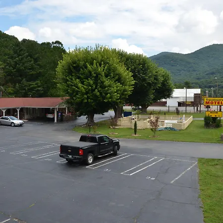 Travelowes Motel - Maggie Valley-3