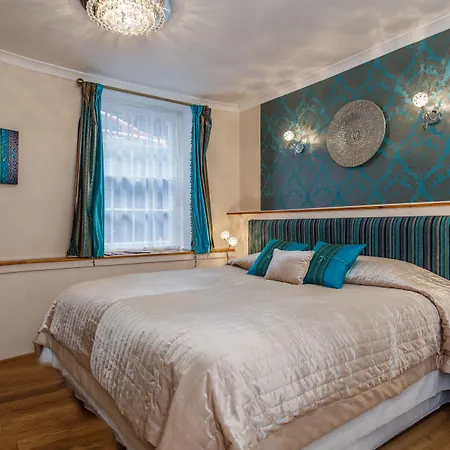 Brighton Surf Guest House-2