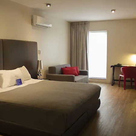Regency Way Montevideo Hotel-3