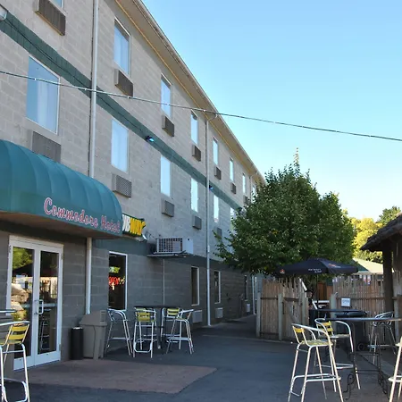 Commodore Resort-2