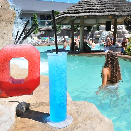 Commodore Resort-3