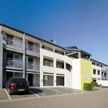 B&B HOTEL CHARTRES Le Forum-2