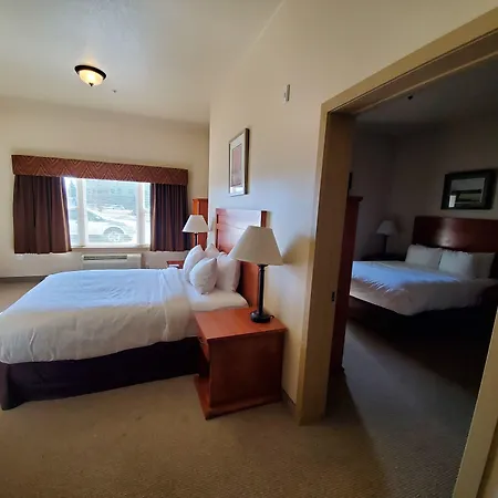 Clarion Hotel & Suites Williston-2