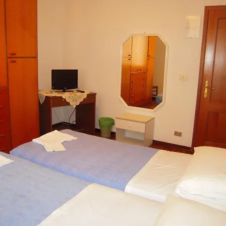 Riva Reno Guesthouse-2
