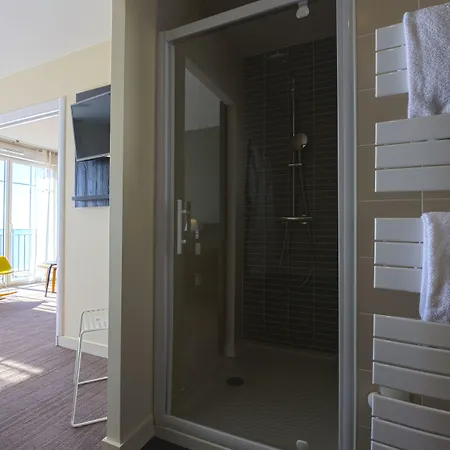 Les Flots - Hôtel et Restaurant face à l'océan - Châtelaillon-Plage-3