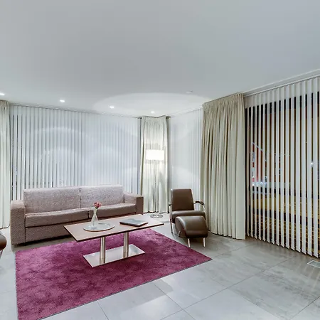 Black Pearl Apartment Hotel-3