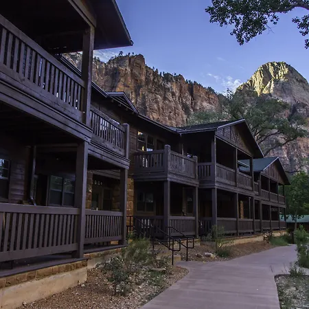 Zion Lodge-2