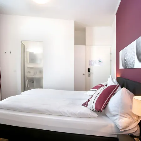 Hotel Hottingen - Near Old Town And Lake-3