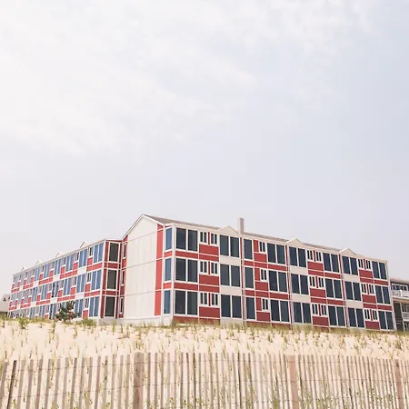 Surf Club Oceanfront Hotel-3