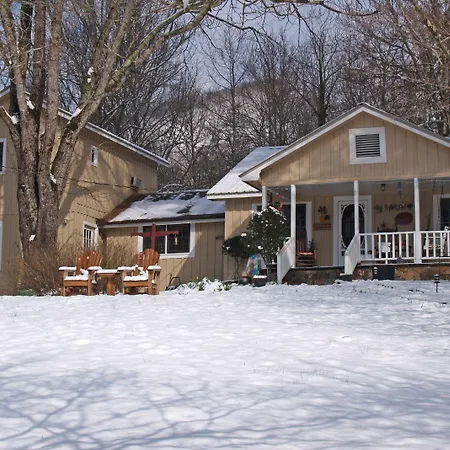 Henson Cove Place Bed And Breakfast W/Cabin-2