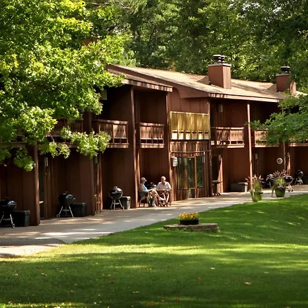 Lake Forest Resort-3