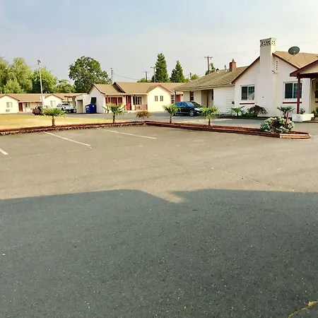 Travelers Inn Motel-2