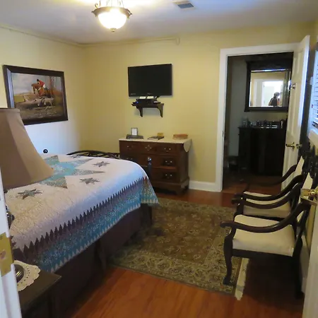 The Swope Manor Bed & Breakfast-3