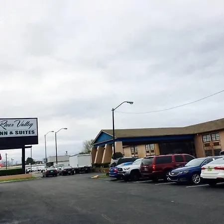 River Valley Inn And Suites-3