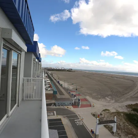 Adventurer Oceanfront Inn-3