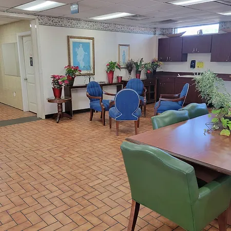 Studio 9 Inn & Suites-3