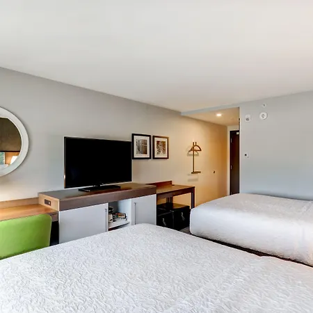 Hampton Inn & Suites Huntsville-3