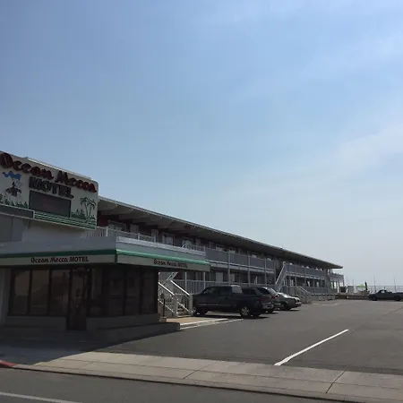 Fish Tales Boardwalk Inn & Ocean Mecca Motel-2