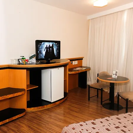 Hotel Golden Park Internacional Foz&Convenções By Nacional Inn-3