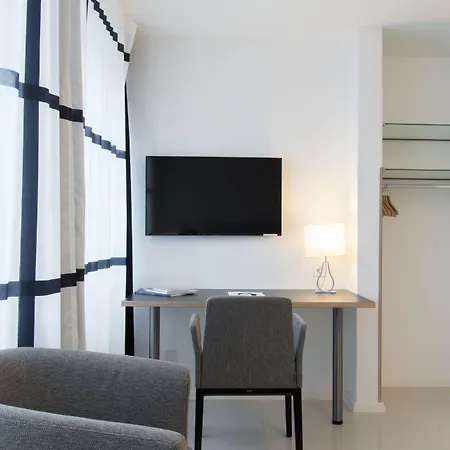 Hotel SiX-3