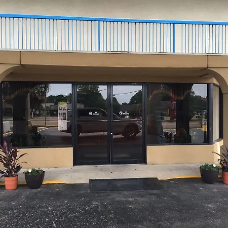 Excellent Inn & Suites-2