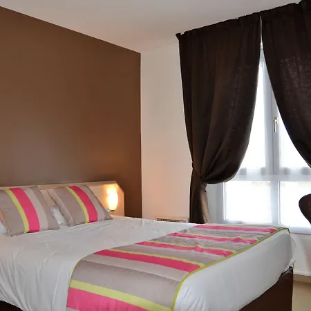 Brit Hotel Cherbourg-3