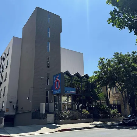 Motel 6 Hollywood-3