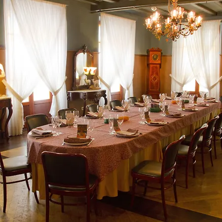 Fonda Hotel 1771-2