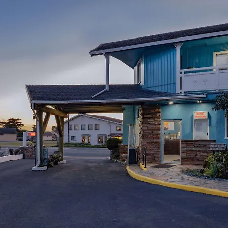 Oceanside Inn & Suites, A Days Inn By Wyndham-3