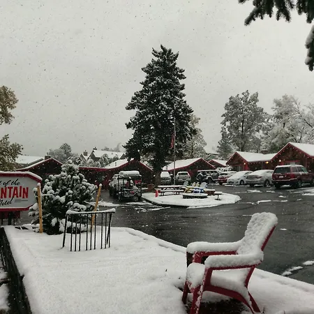 Foot Of The Mountain Motel-3