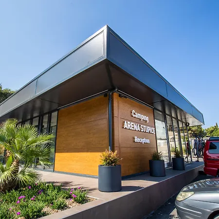 Arena Stupice Camping Homes-2