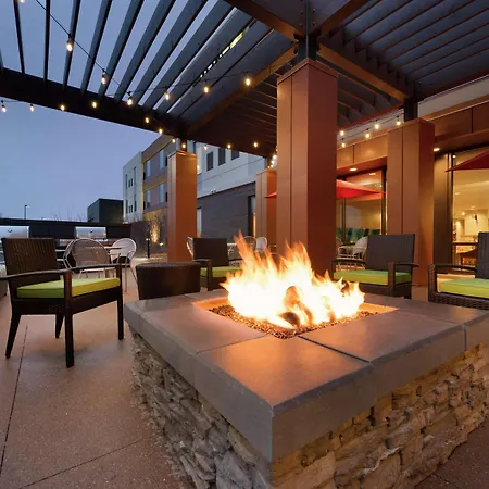 Home2 Suites By Hilton Milwaukee Airport-3