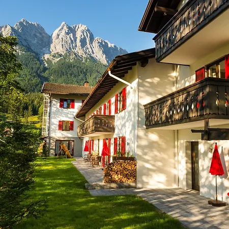 Bayern Resort Hotel - Adults only - mit Zugspitzblick - Eibsee-Nähe - Wellnessbereich - Naturpool im Sommer-3