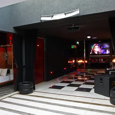 Assahi Motel (Adults Only)-3