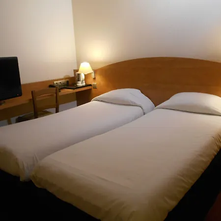 Mondhotel Chelles-3