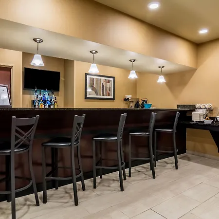 Cobblestone Hotel & Suites - Erie-3
