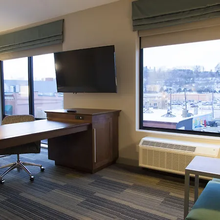 Hampton Inn & Suites St. Paul Downtown-2