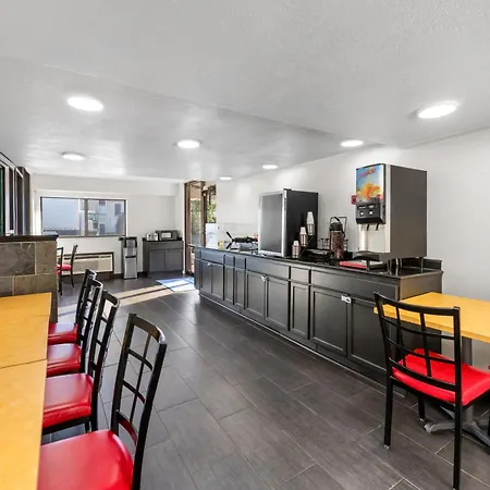 Americas Best Value Inn Kansas City East - Independence-3