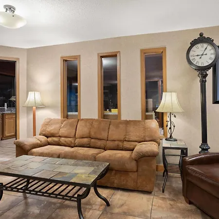 Days Inn By Wyndham Spearfish-2