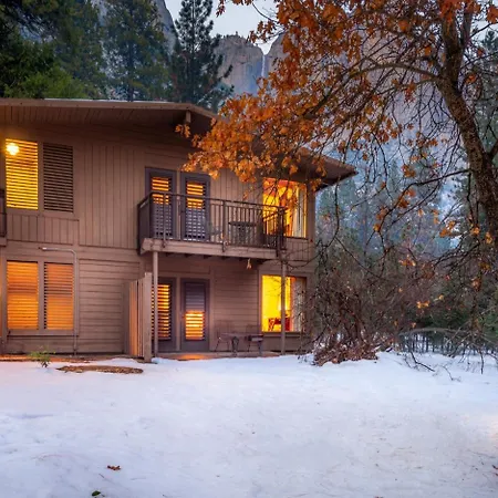 Yosemite Valley Lodge-2