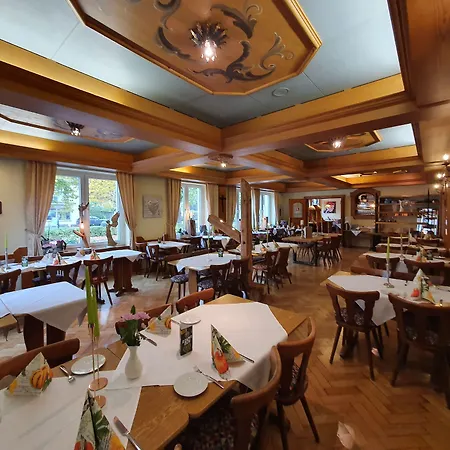 Hotel Neuenburger Hof-3