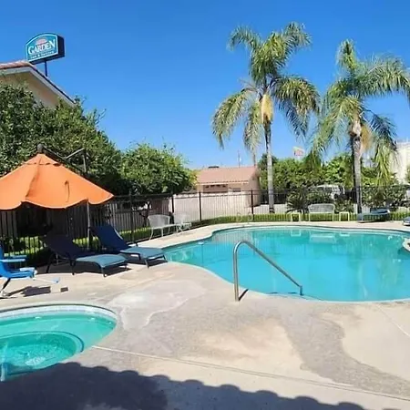 Garden Inn And Suites Fresno-3