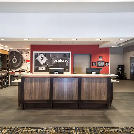 Hampton Inn & Suites Tulsa Downtown, Ok-3
