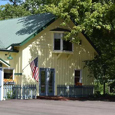 Green Valley Motor Lodge-3